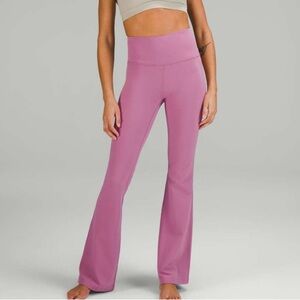 Lululemon Groove Super-High-Rise Flared Pant Nulu Velvet Dust